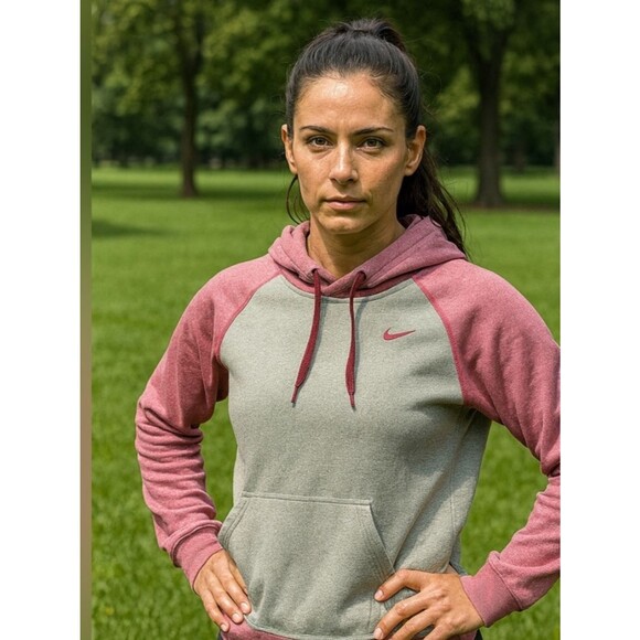 Nike Tops - Nike Therma-FIT Gray Pink Pullover Hoodie Athleisure gym  S